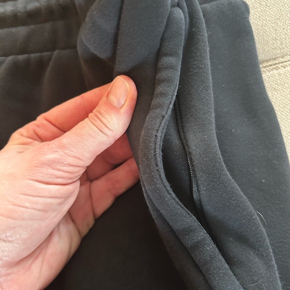 Fabletics Gray Sweatpants with Elastic Waistband and Cuffed Ankles - Picture 3 of 5